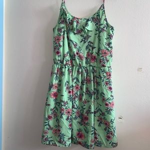 SUMMER BRIGHT GREEN DRESS !! (NEVER WORN)